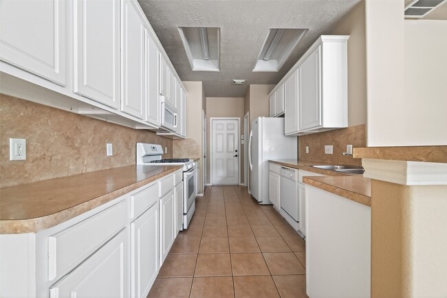 Photo - 5626 Claybeck Ln