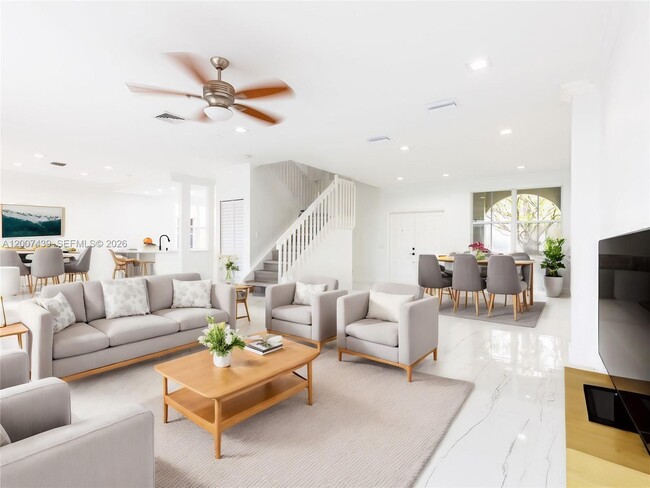 Photo - 801 Tanglewood Cir