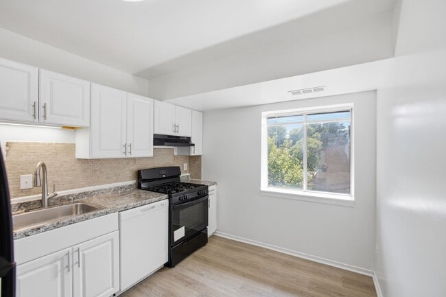 Building Photo - 19419 Brassie Pl Unit Brassie Pl 19419 #303
