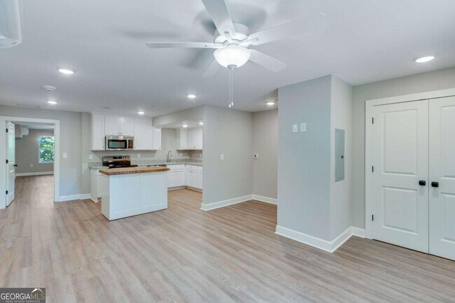 Photo - 710 Jesse Jewell Pkwy SE Unit 102