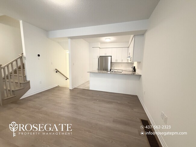 Photo - Spacious 3-Floor Freehold Townhome with Garage, Private Balcony & Backyard – Brampton