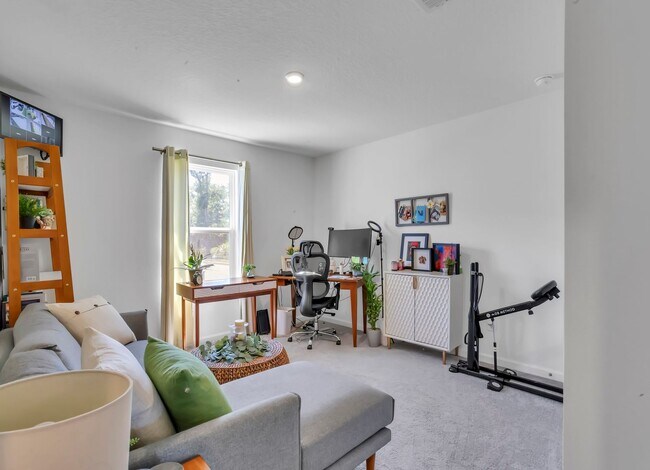 Photo - MOVE IN SPECIAL $500 OFF FIRST MONTH'S RENT