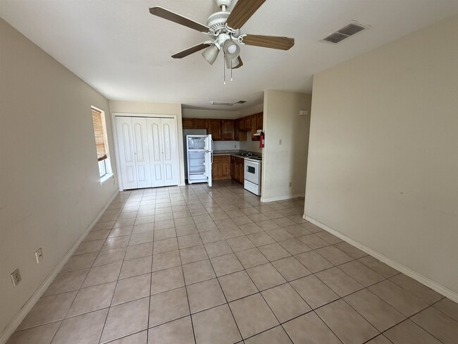 Photo - 3310 S Louisiana Ave Unidad 3