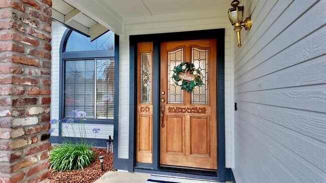Photo - 102 Davis Ct