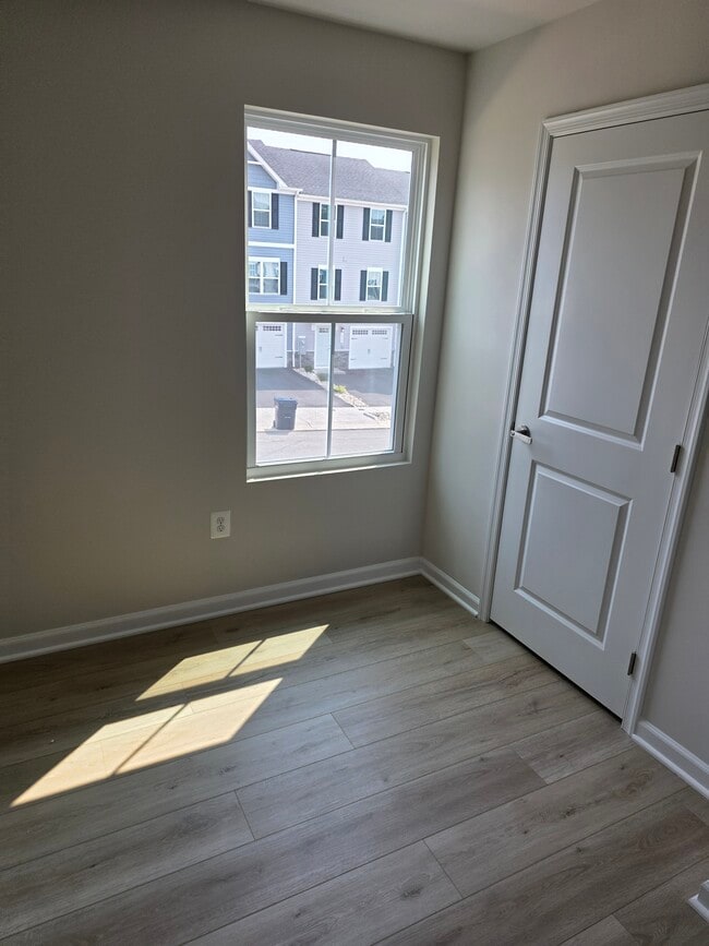 Great Room - 2900 Orch Rdg Ln