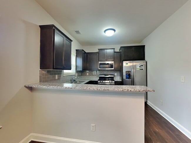 Photo - 333 Castle Top Ln SE