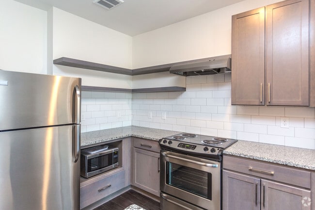 1BR, 1BA - 746 SF