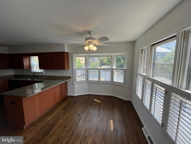 Photo - 6017 Cromwell Pl