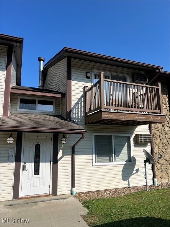 Building Photo - 3695 Indian Run Dr Unit 8