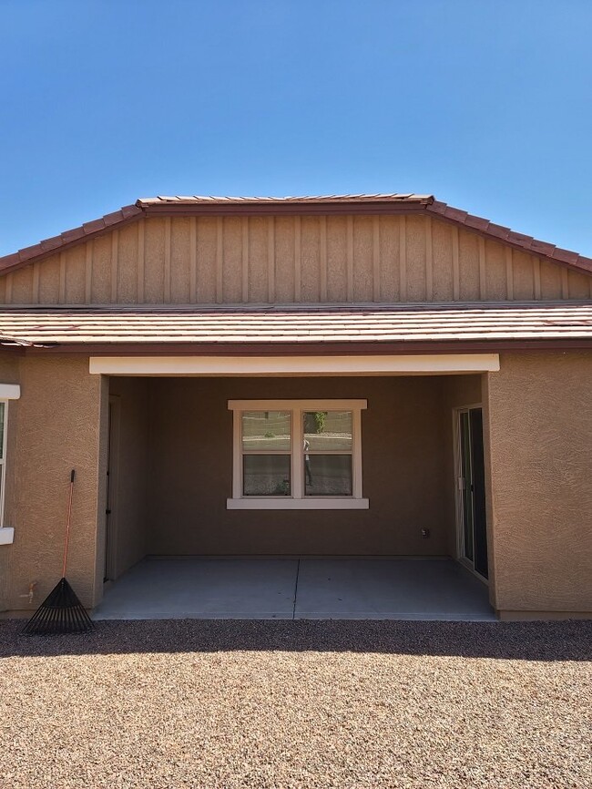 Photo - Spacious 4 Bed, 3.5 Bath Anthem Home with Modern Amenities and Prime Location