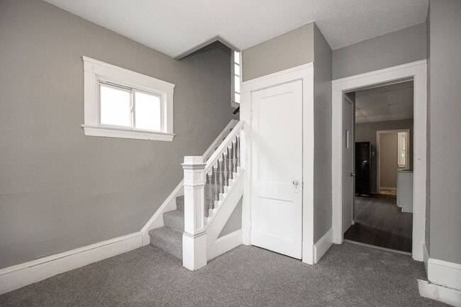 Photo - 4 BED 1 BATH SINGLE FAMILY HOME IN CLEVELAND!