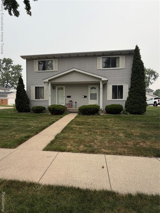Building Photo - 2622 Maple St