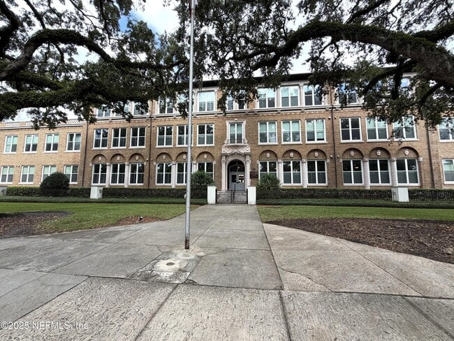 Building Photo - 2525 College St Unit 2204