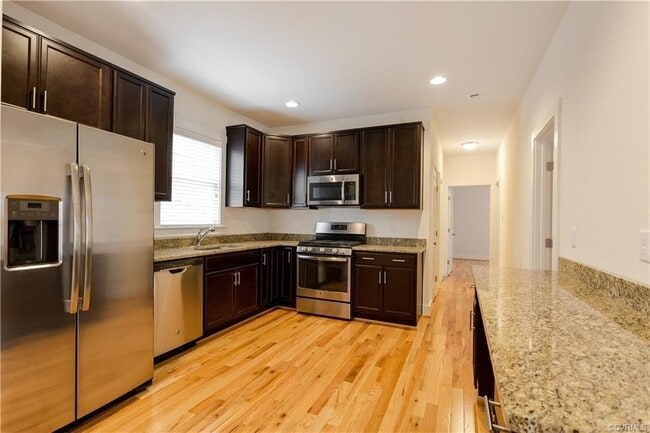 Photo - 408 N Robinson St Unidad B