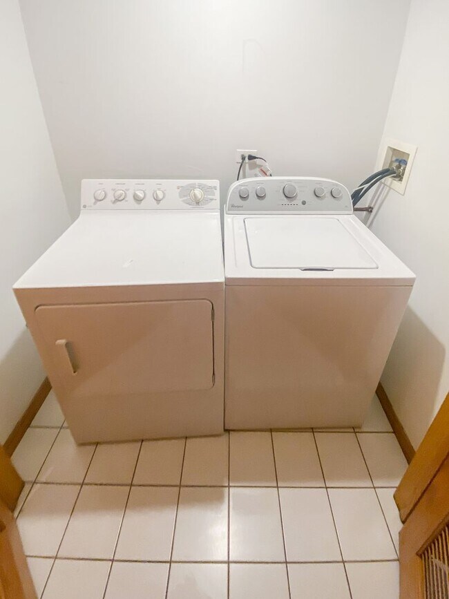 Photo - 2733 N Wayne Ave Unit 1S