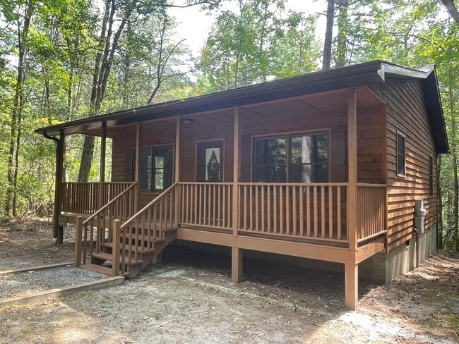 Building Photo - Charming Cabin Rental
