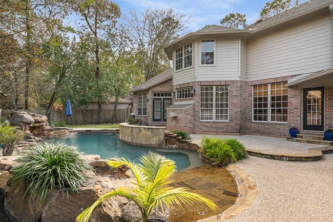 Photo - 11 Winrock Pl