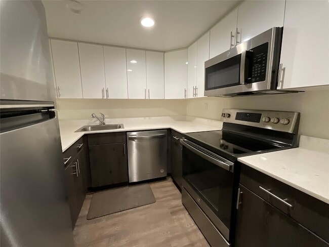 Building Photo - 18335 NW 68th Ave Unit 255-618 Rental