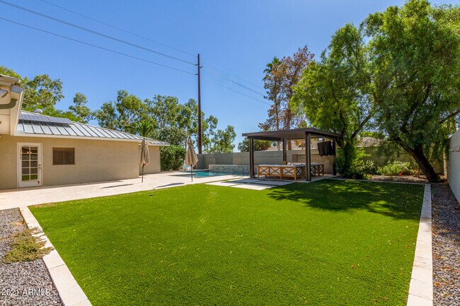 Photo - 8731 E Minnezona Ave