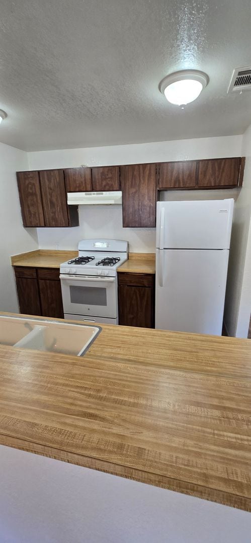 Photo - 7240 Sombrilla Ave Unidad 8