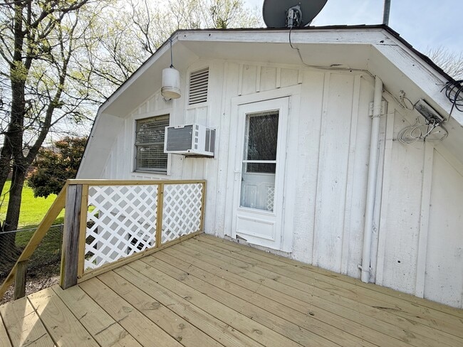 Photo - 137 Pearce Dr