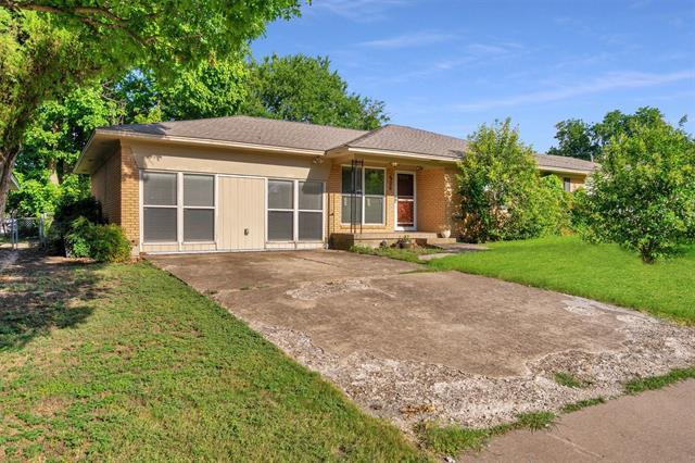 Photo - 406 N Bonham Dr
