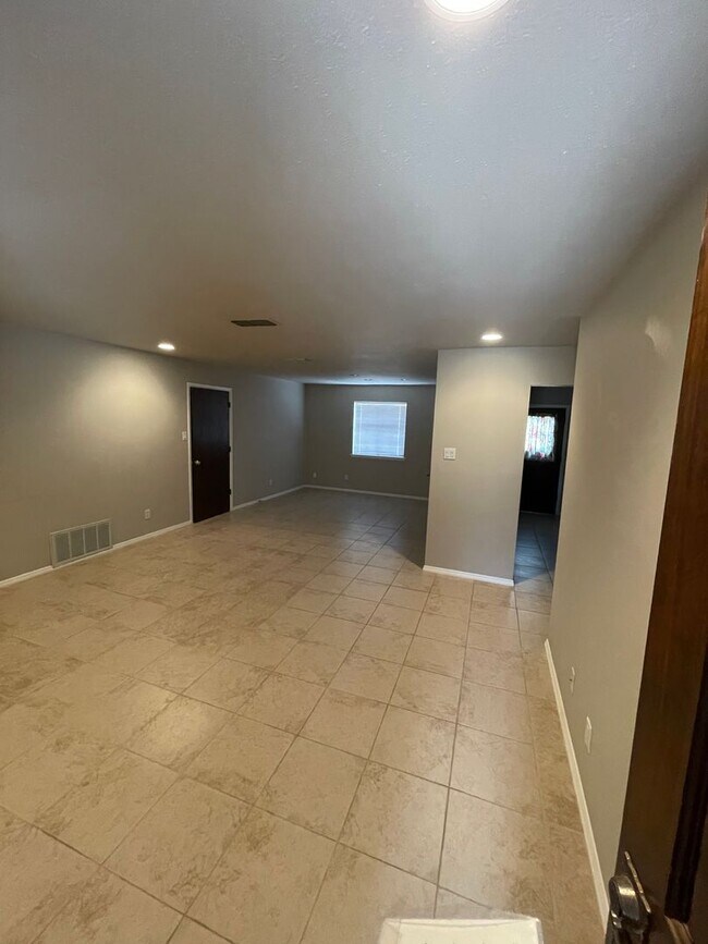 Photo - North Penn Triplex Unit 608 B N Pennslyvania (104)