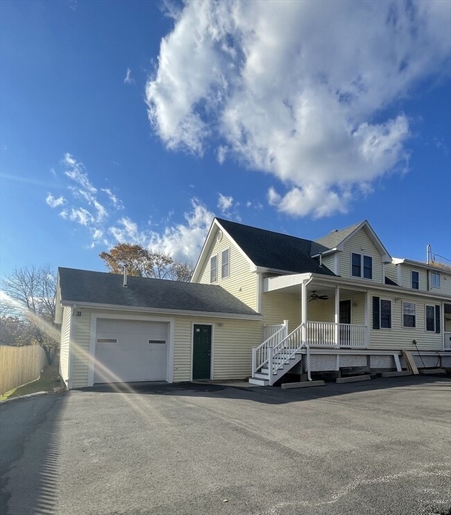 Building Photo - 515 Winthrop St Unit #1