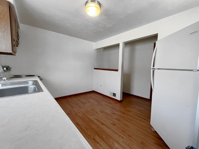 569 Pike St Unit C