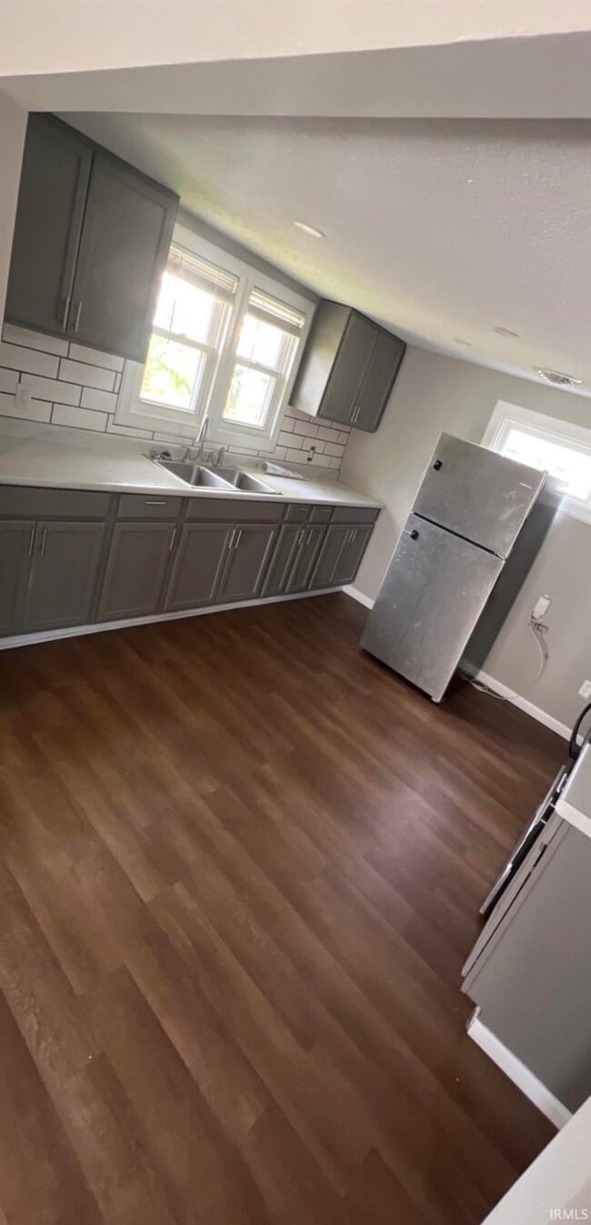 Photo - 3303 Harvester Ave