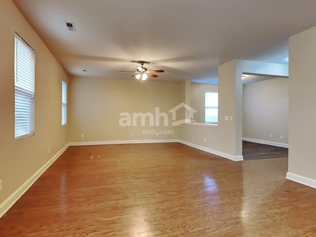 Photo - 306 Duck Pond Ln