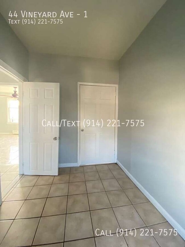 Building Photo - 44 Vineyard Ave Unit 1