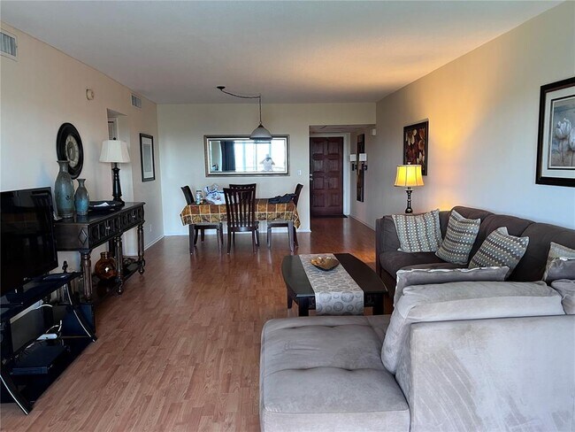 Photo - 3150 N Palm Aire Dr Unit 909