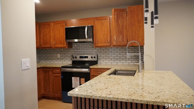 Building Photo - 103 Willow Springs Unit 103