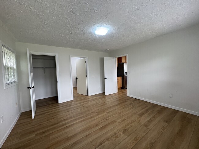 Photo - 499 Greenwell Ct