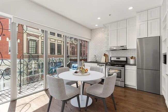 Building Photo - 126 Salem St