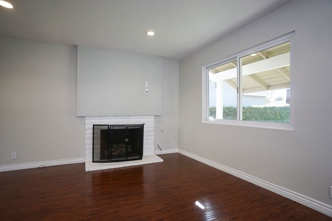 12024 Alberta Dr