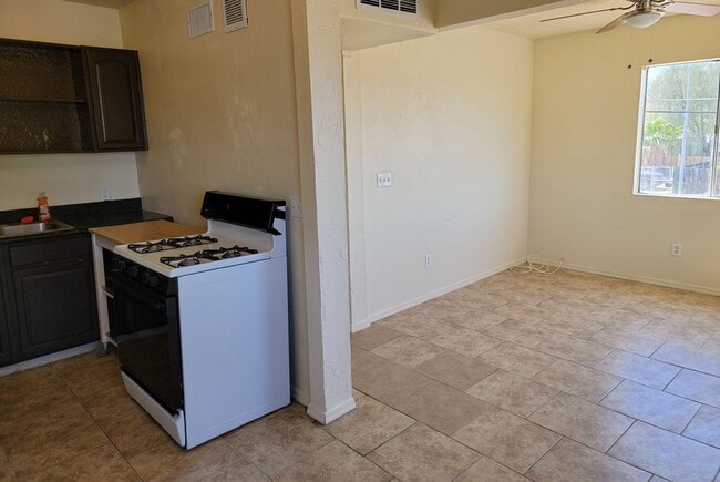 2506 N Castro Ave Unit 2506