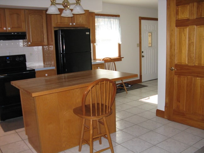 Building Photo - 200 7th St Unit #200