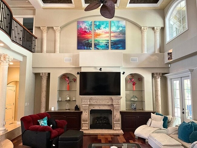 Photo - 664 Oxbow Dr