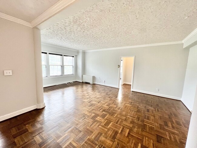 Photo - 3901 Cathedral Ave NW Unit 404