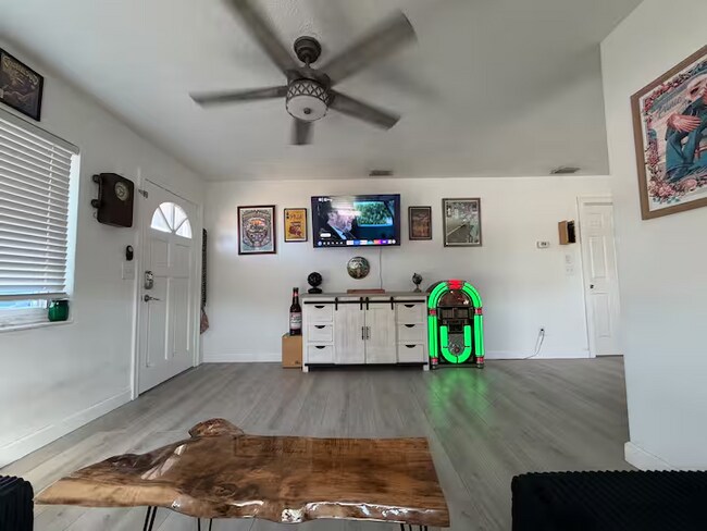 Photo - 5758 20th Ave N