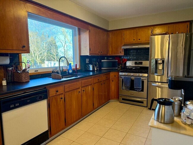 Photo - 12 Holiday Dr