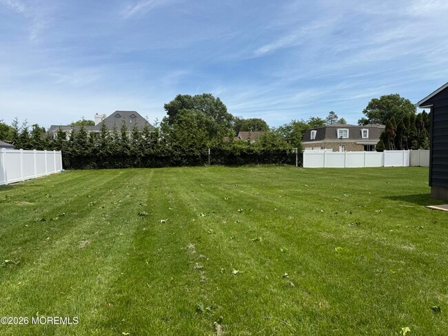 Photo - 474 Monmouth Rd