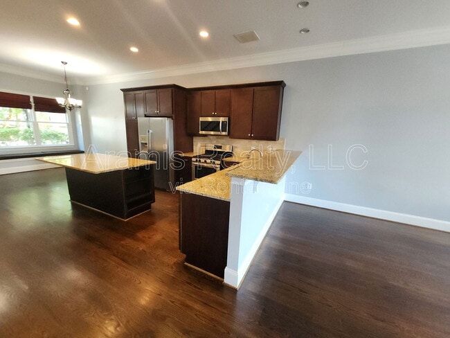 Photo - 200 Marion Pl NE Unidad 1