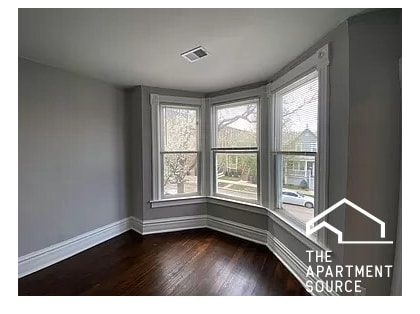 Photo - 3331 N Whipple St Unidad 1