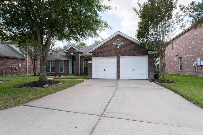 Building Photo - Beautiful Home in a Gated Community with S...