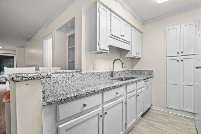 Photo - 3115 Pine Heights Dr NE