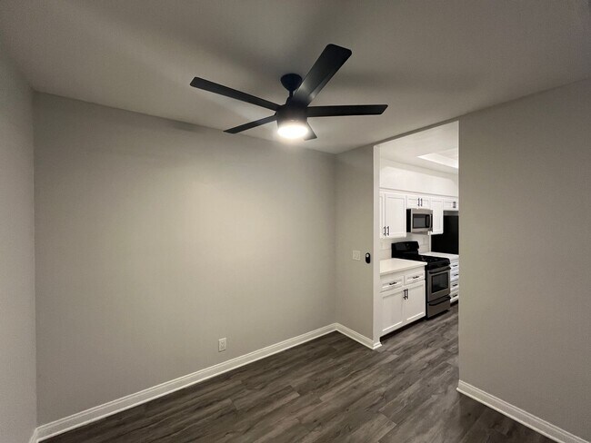 Photo - 1527 Veteran Ave