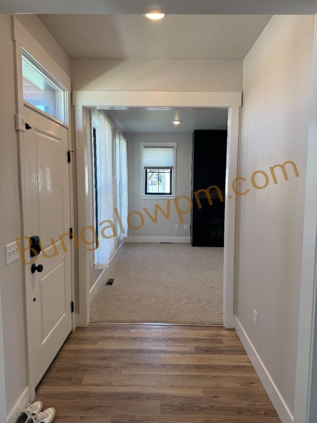 Photo - 1863 St Paul Ln